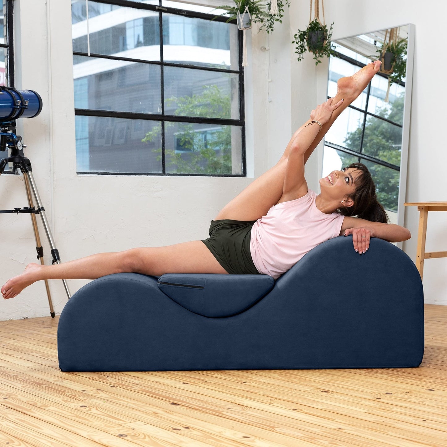 Black Luxury Intimate Lounge Chaise - Vixen | Nova Network