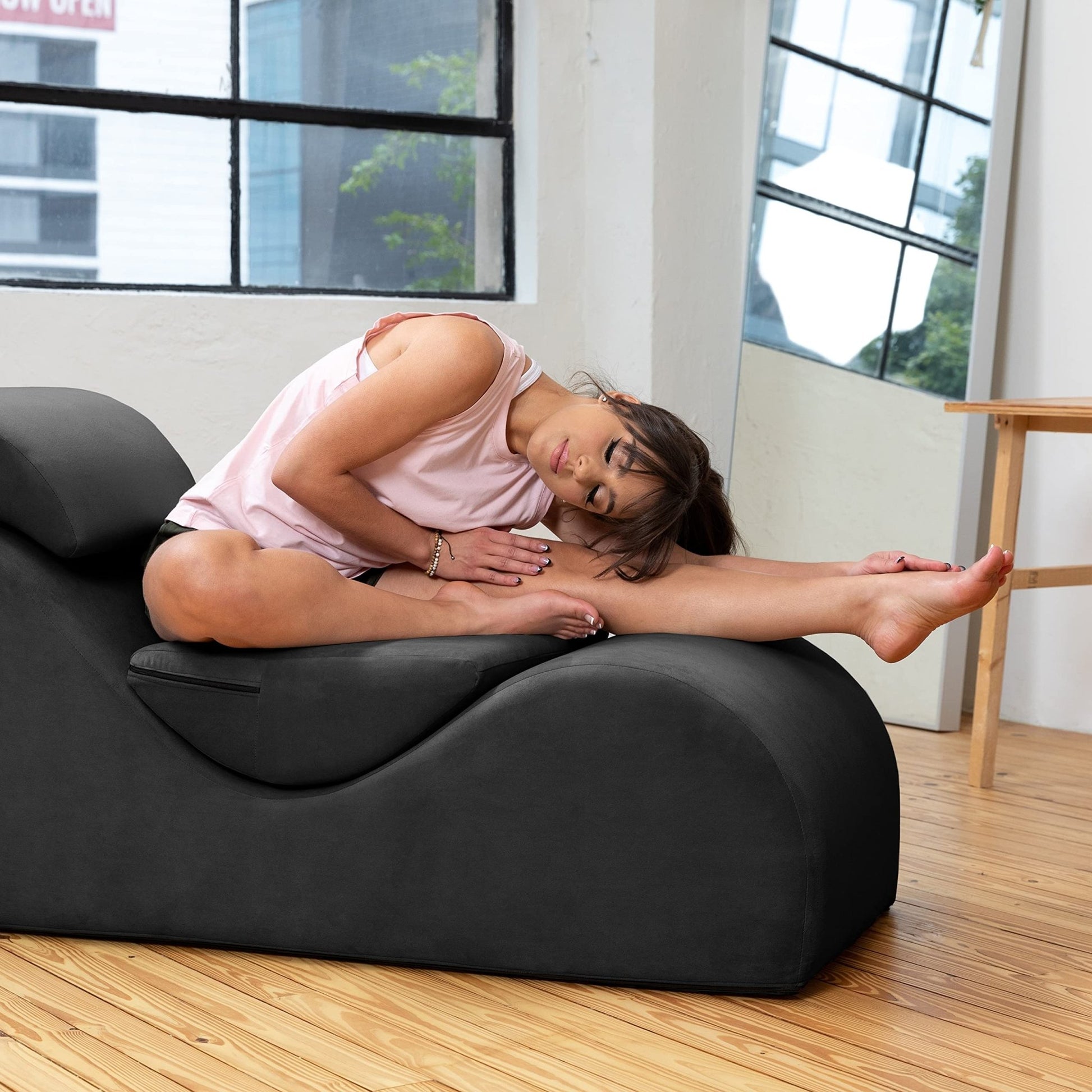 Black Luxury Intimate Lounge Chaise - Vixen | Nova Network